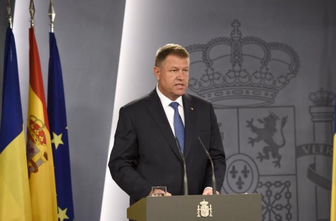 Preşedintele Klaus Iohannis scade în încrederea populaţiei
