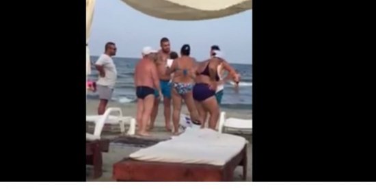 Bătăuşul de pe plaja din Mamaia a ajuns vedetă în presa internaţională