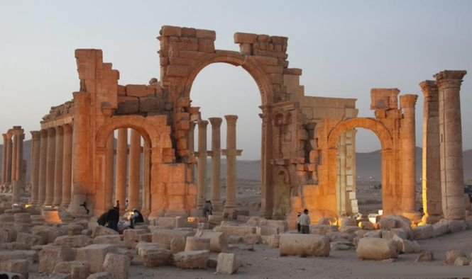 Siria cere ajutor pentru eliberarea oraşului Palmira de către ISIS
