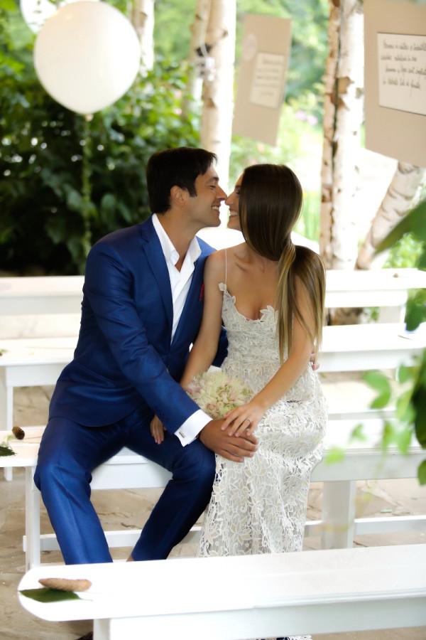 Cum a arătat Adela Popescu la cununia civilă. A purtat tot o rochie albă 324480