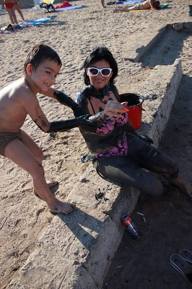 Adriana Bahmuţeanu, în costum de baie. Fosta soţie a lui Prigoană, mândră de fizicul ei 324684