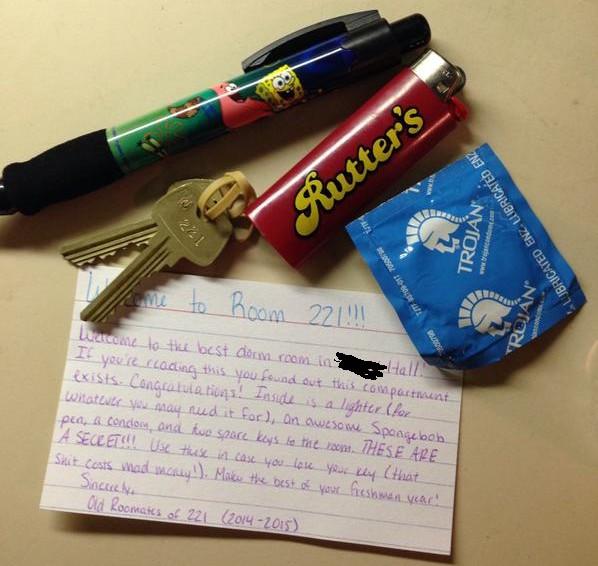 A deschis acest panou și nu i-a venit să creadă: "Dacă citești asta, ai descoperit secretul". Ce a găsit studentul 325863