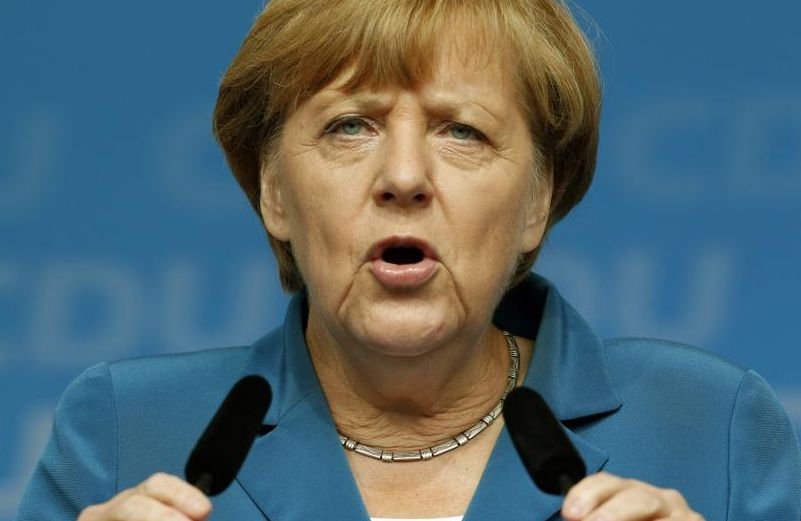 Angela Merkel estimează că 800.000 de refugiaţi vor ajunge în Germania în 2015