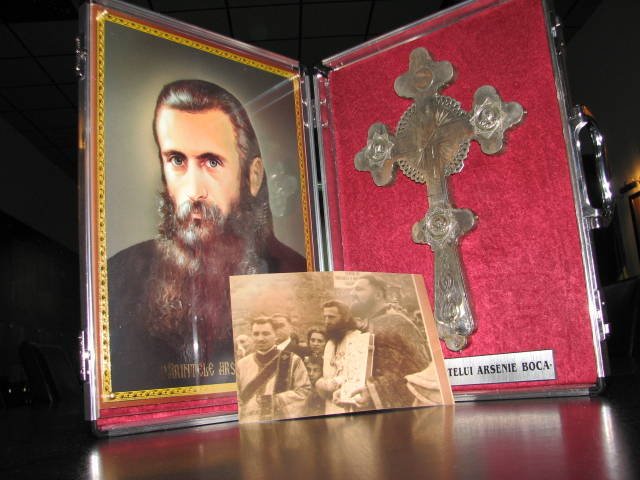Primele imagini cu crucea părintelui Arsenie Boca
