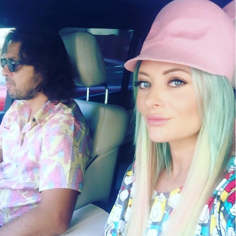 Delia nu mai arată așa. O nouă schimbare spectaculoasă de look. FOTO 326695