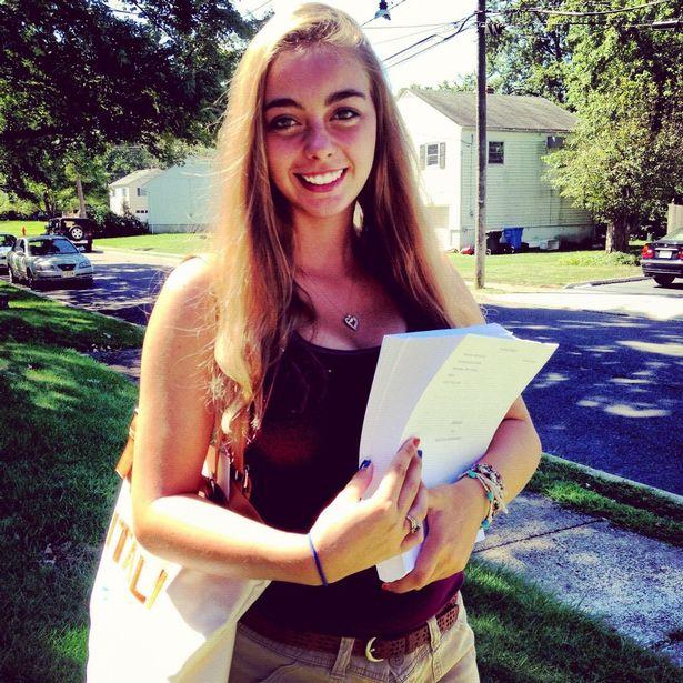 Cum arată tânăra care susține că este atât de frumoasă încât oamenii nu o pot lua în serios. FOTO 327151