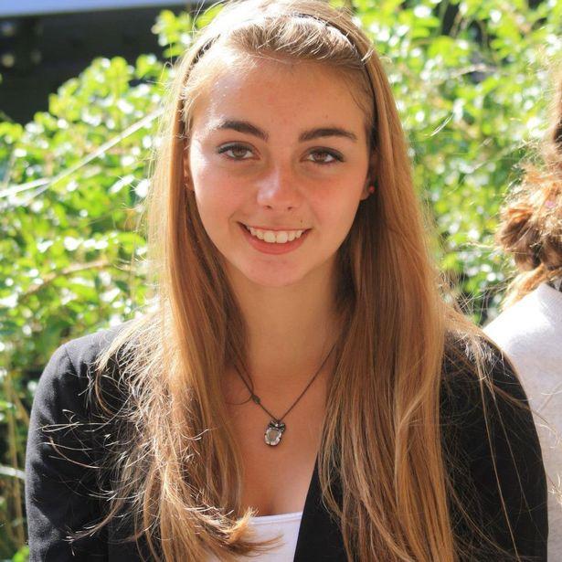 Cum arată tânăra care susține că este atât de frumoasă încât oamenii nu o pot lua în serios. FOTO 327153