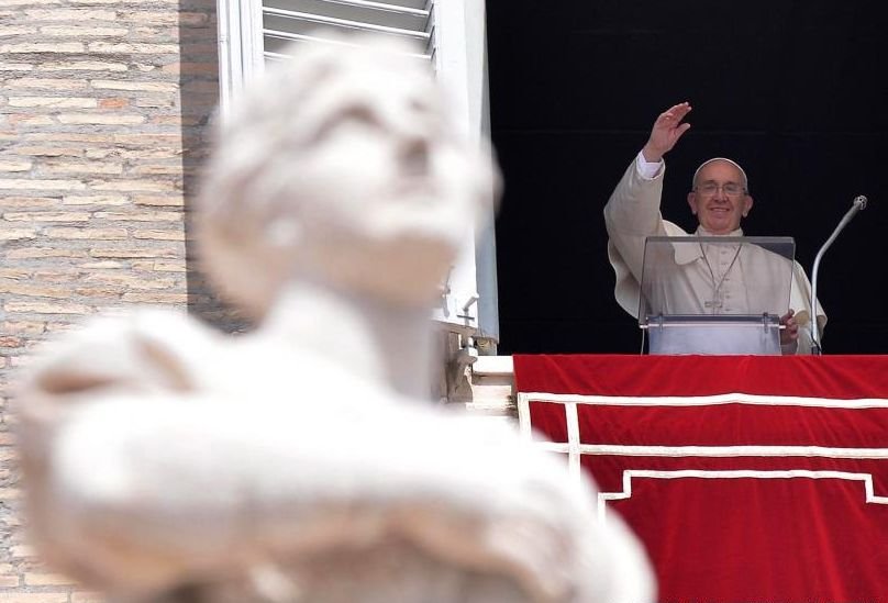 Papa Francisc, gest fără precedent în istoria Vaticanului