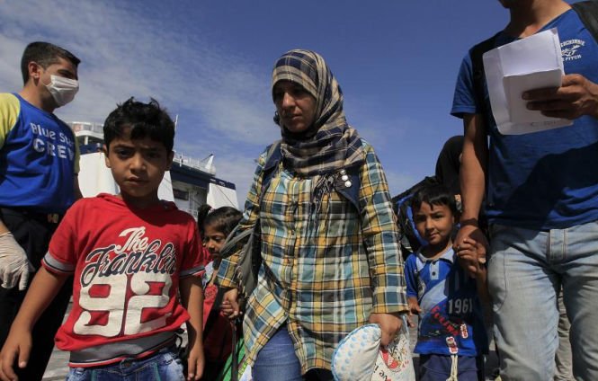 Cât câştigă traficanţii din transportul refugiaţilor
