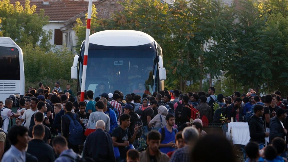 Aproape 13.000 de refugiați sunt așteptați sâmbătă la Munchen