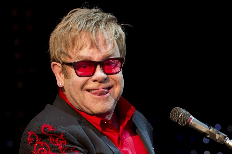 Sir Elton John critică Ucraina în privinţa drepturilor comunităţii LGBT