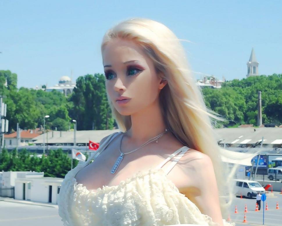 Adevărata față a femeii-Barbie. Cum arată Valeria Lukyanova nemachiată. FOTO 328330