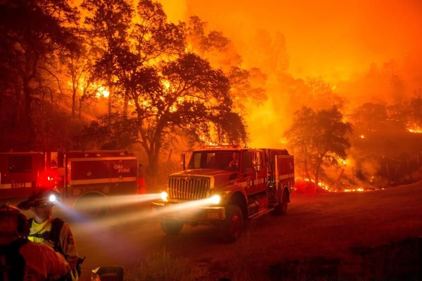 Stare de urgenţă în California din cauza incendiilor devastatoare