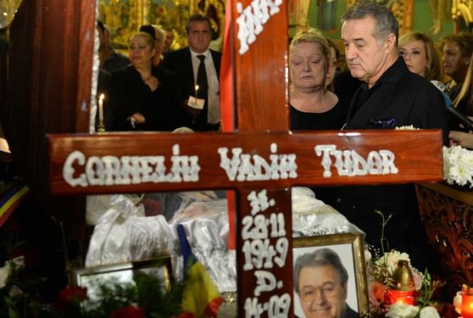 Cum l-a visat sora lui Corneliu Vadim Tudor pe politician înainte să moară