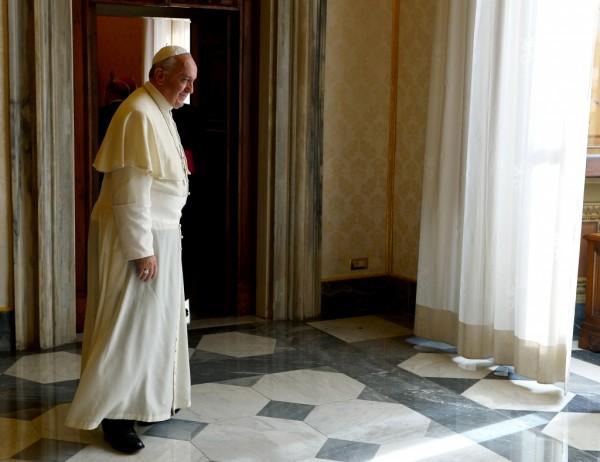 Papa Francisc ia în gazdă o familie de sirieni 