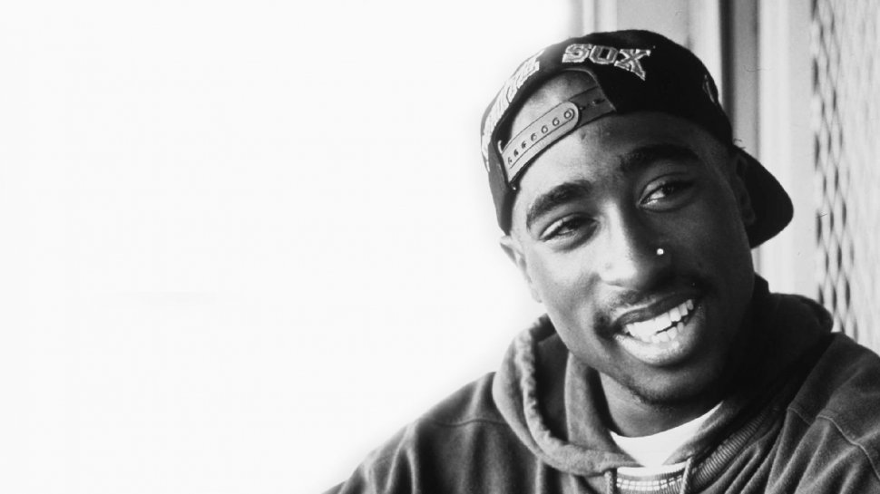 Un poliţist aflat pe patul de moarte susţine că Tupac Shakur este viu şi nevătămat