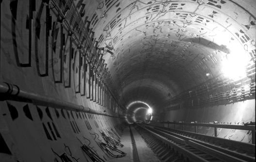 Monumente istorice uitate în paragină. Tunelul de metrou al lui Ceauşescu