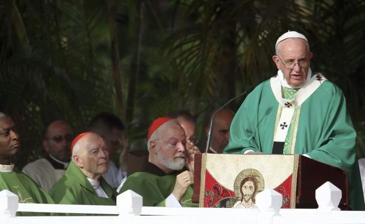 Papa Francisc a avut o întâlnire &quot;informală&quot; cu Fidel Castro