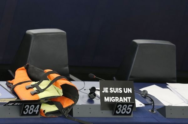 Consiliul JAI a aprobat relocarea refugiaţilor pe bază de cote. România a votat împotriva cotelor obligatorii
