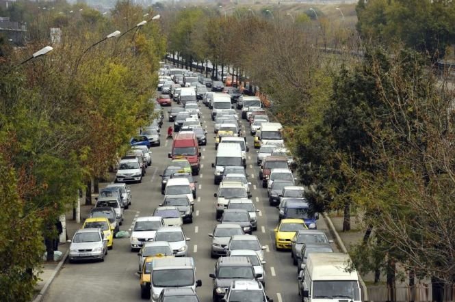 Probleme în trafic. Fără maşini, în 20 de oraşe din România