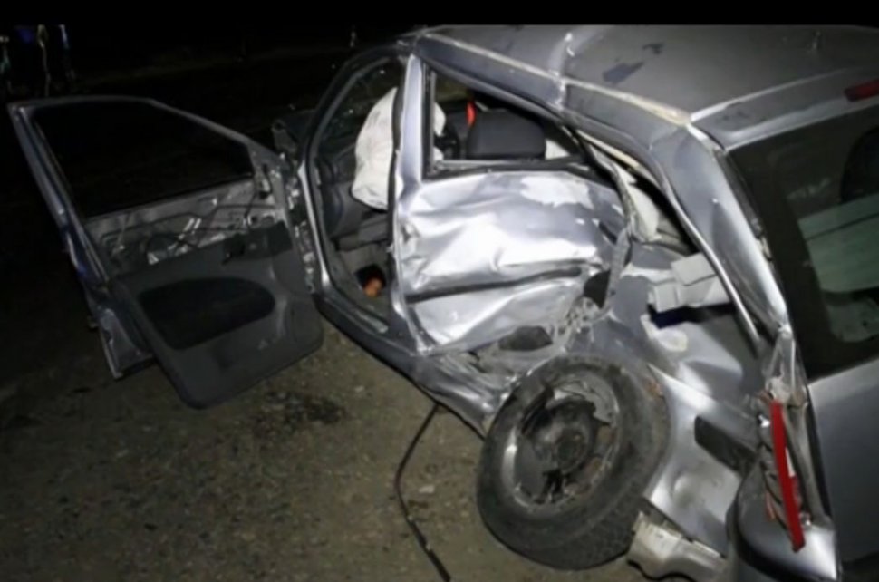 Maşină spulberată pe contrasens. Un şofer de 35 de ani şi-a pierdut viaţa