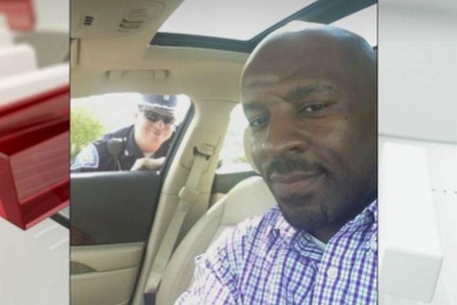 Selfie viral. S-a fotografiat alături de poliţistul care îl amenda pentru viteză excesivă