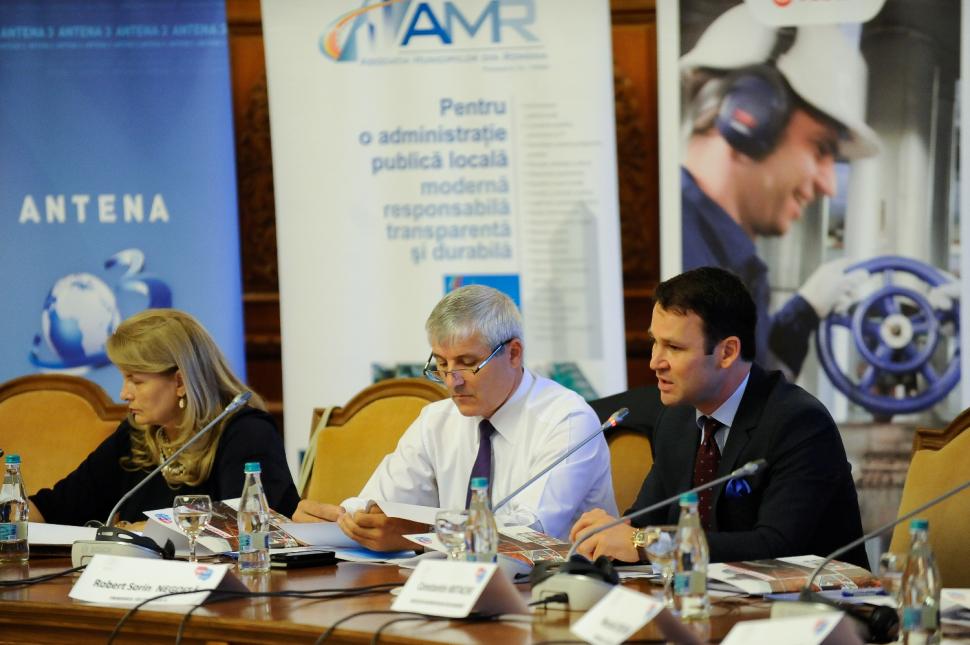 EVENIMENT INTACT MEDIA GROUP - ENERGIE TERMICĂ. Strategii pentru România 330710