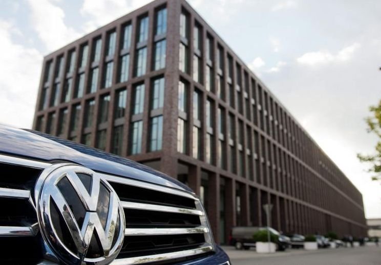 VW emissions scandal spreads across Europe 