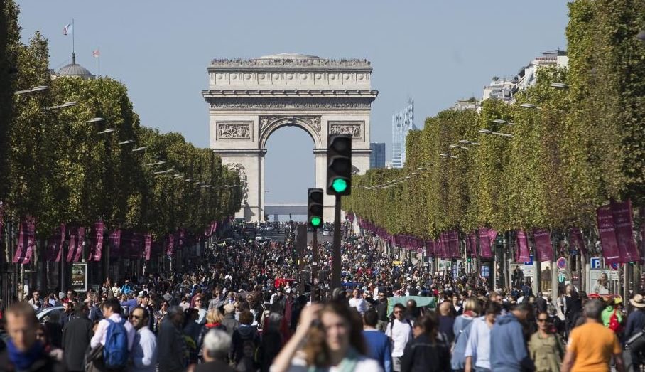 Mii de oameni au ieşit în centrul Parisului, în &quot;ziua fără maşini&quot;
