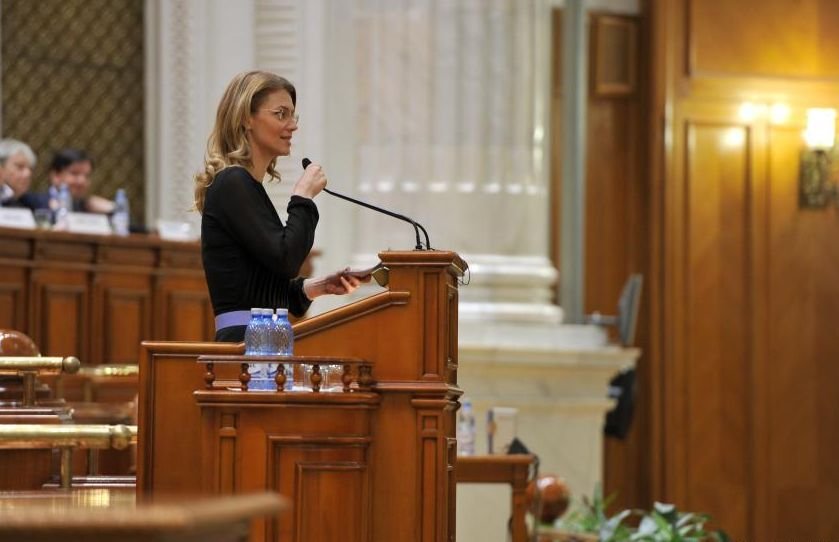 Alina Gorghiu, apel pentru &quot;solidarizare cu oamenii din Parcul Izvor, nu cu liderii de partid&quot;
