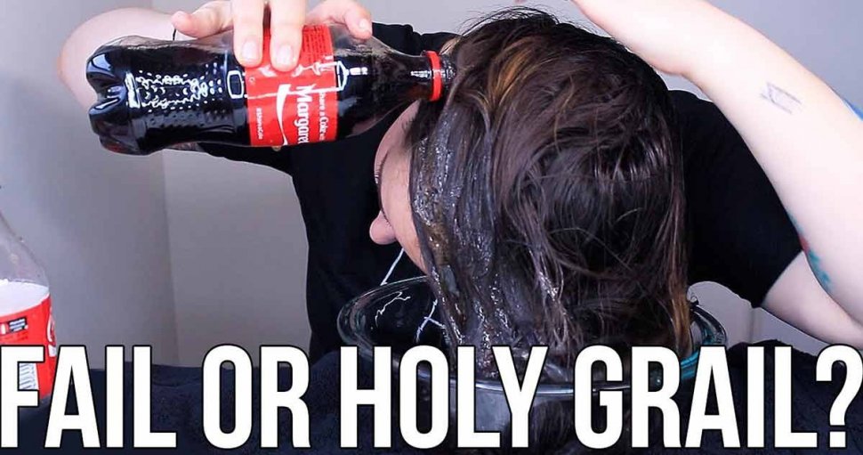 VIDEO - Ce se întâmplă dacă te clătești pe păr cu Coca Cola