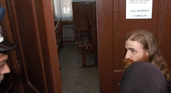 La zece ani de la crima de la Tanacu, preotul ucigaş e liber