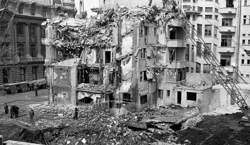 VIDEO. Imagini nemaivăzute, după cutremurul din 1977
