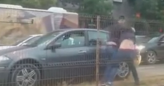 VIDEO. O şicanare în trafic a dus la o bătaie generală pe un bulevard din Capitală
