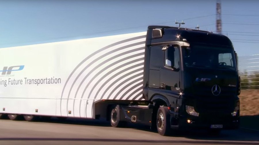 VIDEO. Primul camion autonom a ieşit pe autostradă