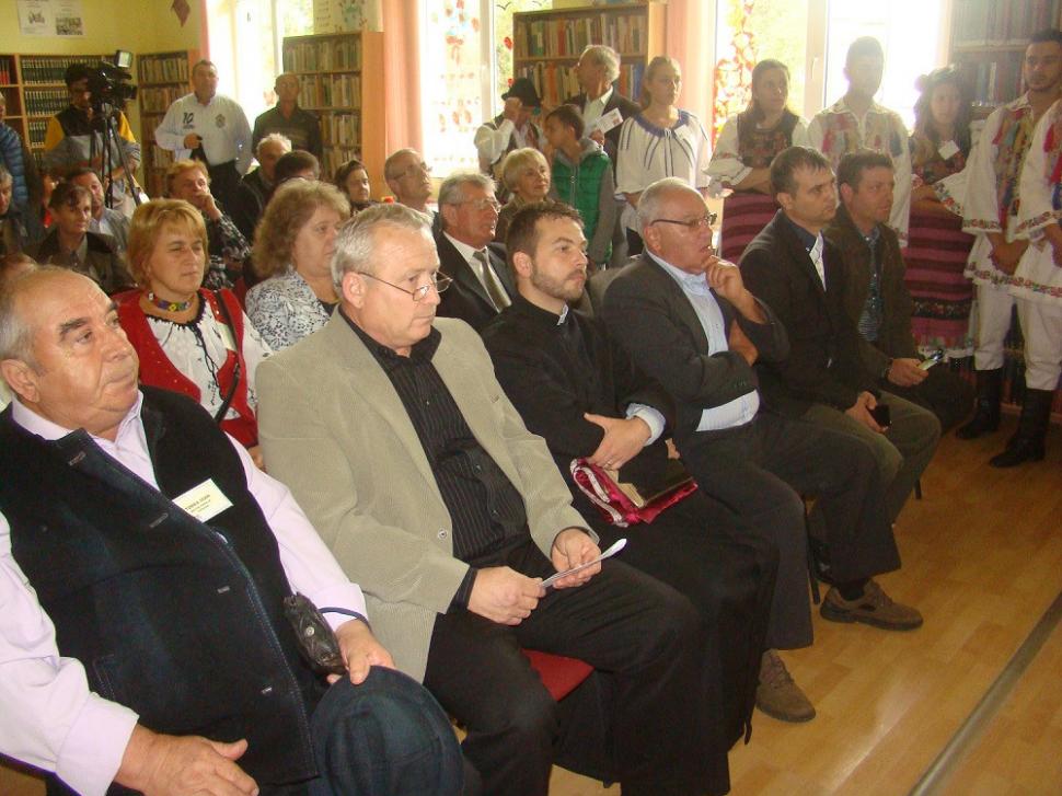 „Atelierul de meșteșuguri” de la Biblioteca Săndulești-Copăceni din județul Cluj și-a deschis porțile pentru elevi și pentru membrii comunității locale 333416