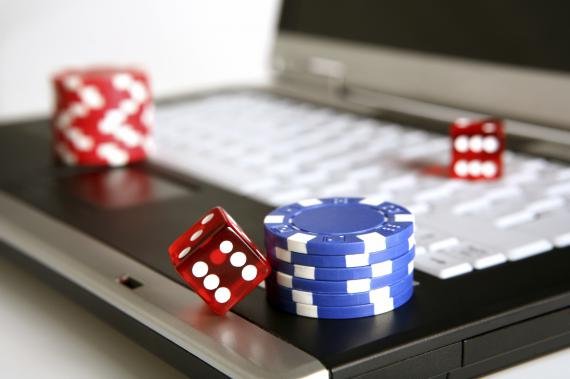 Amenzi usturătoare pentru românii care au jucat pe site-uri de pariuri ilegale. Cât vor plăti