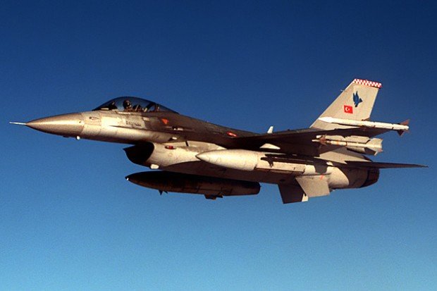 Incident grav în preajma Siriei. Avioanele de luptă turceşti au doborât un avion de vânătoare rus