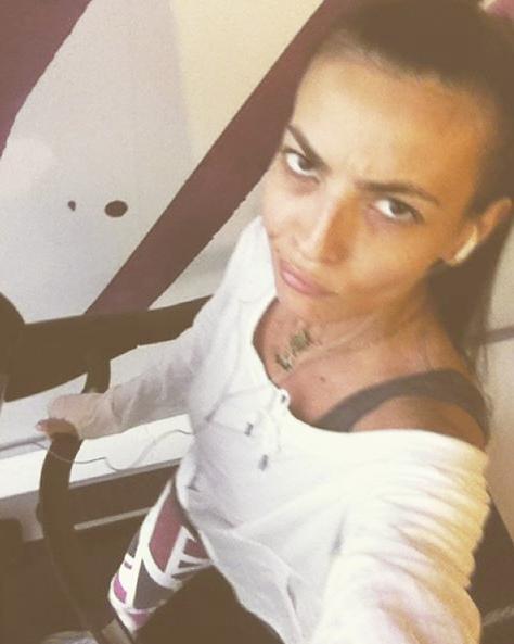 O mai ştiţi pe reporteriţa "TREI în...", făcută celebră de Adi Despot? Uite cum arată şi ce face acum 335639