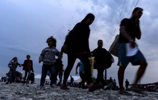 Comisia Europeană a ajuns la un acord cu Turcia pentru stăvilirea valului de refugiaţi