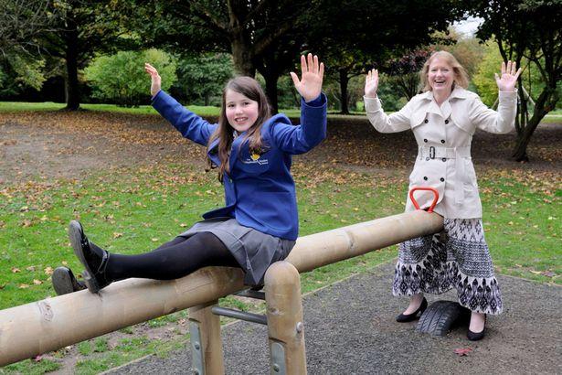 Cântărea peste 120 de kilograme şi colegii fiicei sale râdeau de ea. Este incredibil cum arată acum 335702