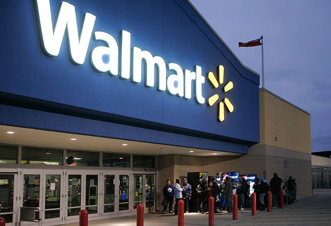 Moştenitorii gigantului Wal-Mart au pierdut 11 miliarde de dolari într-o singură zi