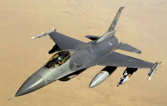Un avion de luptă al SUA, lovit de tiruri ale talibanilor