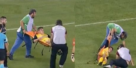 Fotbalist rănit de brancardierii care l-au luat cu targa de pe teren