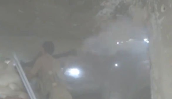VIDEO înspăimântător. Cum se prăjeşte singur un rebel sirian cu un lansator de grenade