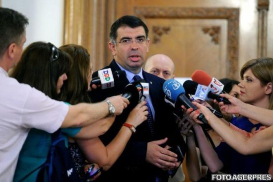 Robert Cazanciuc anunţă că le va reînnoi mandatele lui Niţu şi Kovesi, dacă rămâne în funcţie