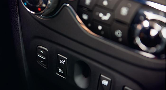 Cel mai vândut model din România are de acum o nouă versiune de top: Dacia Logan Prestige 337209