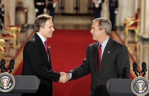 Tony Blair îşi cere &quot;scuze&quot; pentru &quot;greşelile&quot; în invazia din Irak