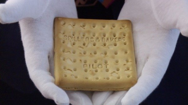 Cel mai scump biscuit din lume: are peste 100 de ani şi a fost la bordul Titanicului
