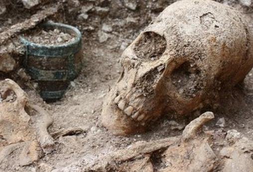 Mormânt vechi de 5000 de ani, descoperit în Prahova. Obiectele găsite în interior au contrariat arheologii